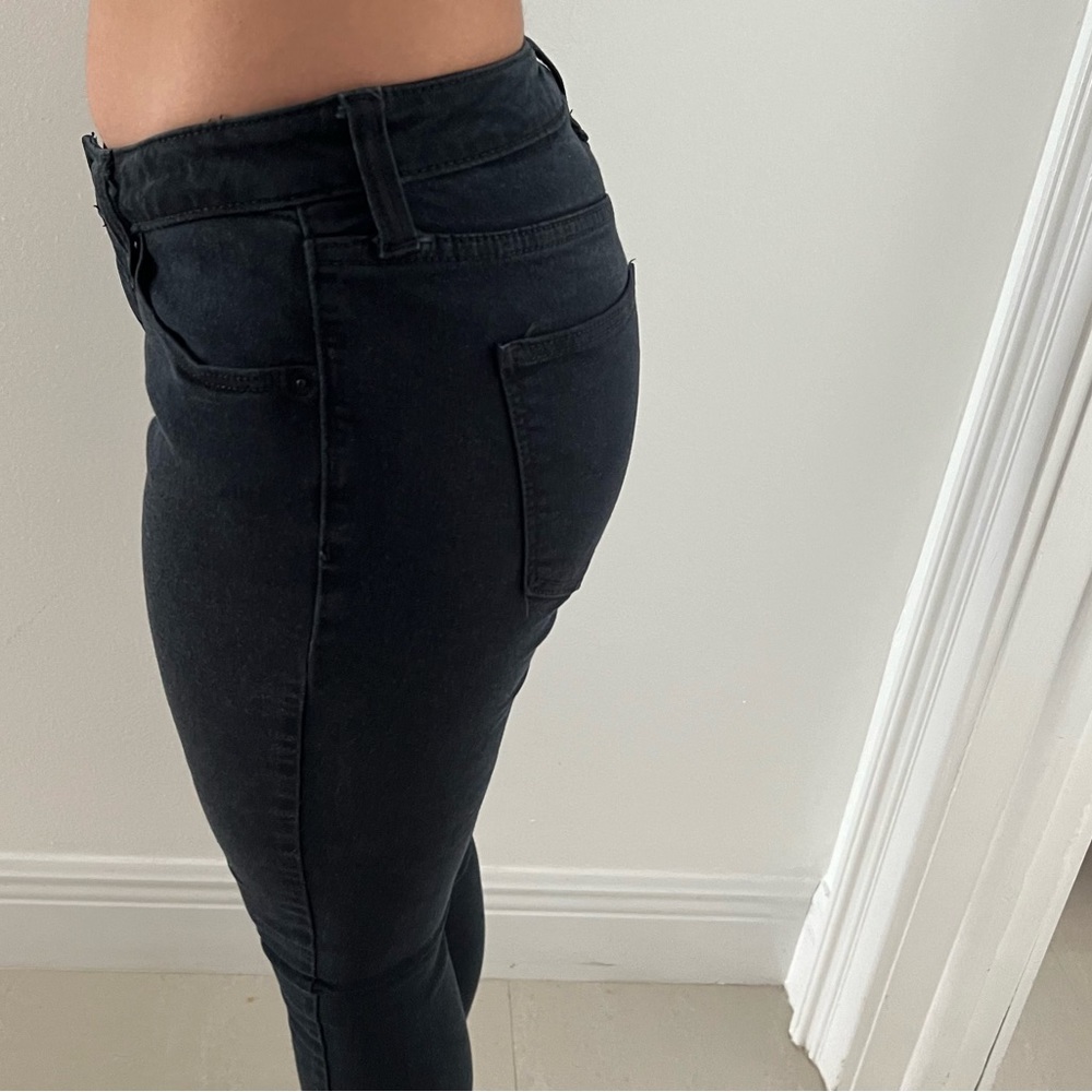 Universal Thread Jeans - Picture 4 of 4